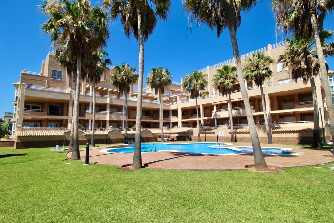 Ático espectacular con piscina privada en primera línea de playa Apartamento Dénia Exterior foto