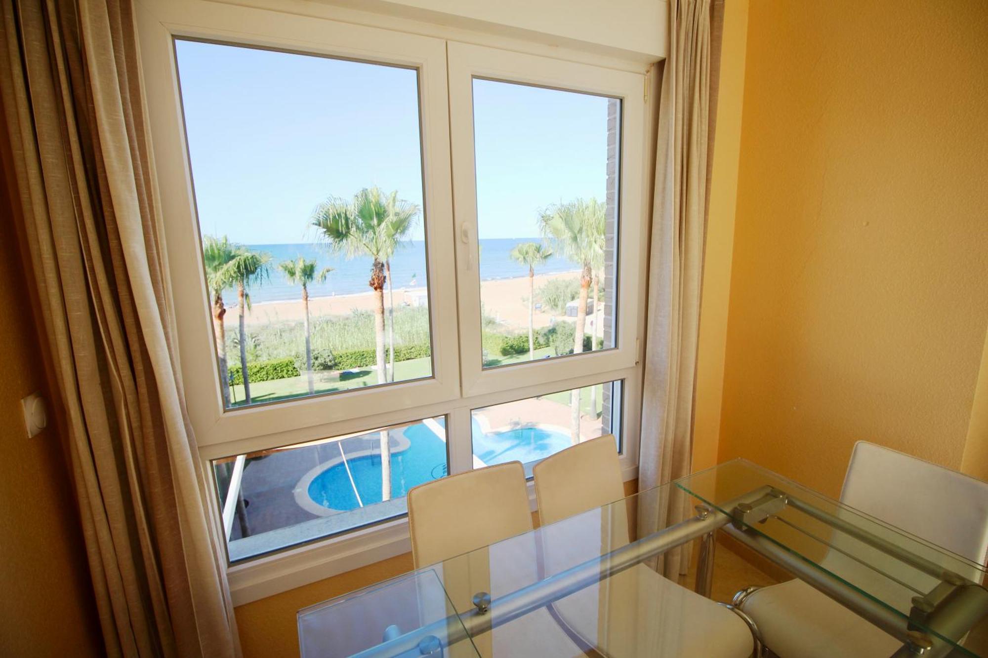 Ático espectacular con piscina privada en primera línea de playa Apartamento Dénia Quarto foto