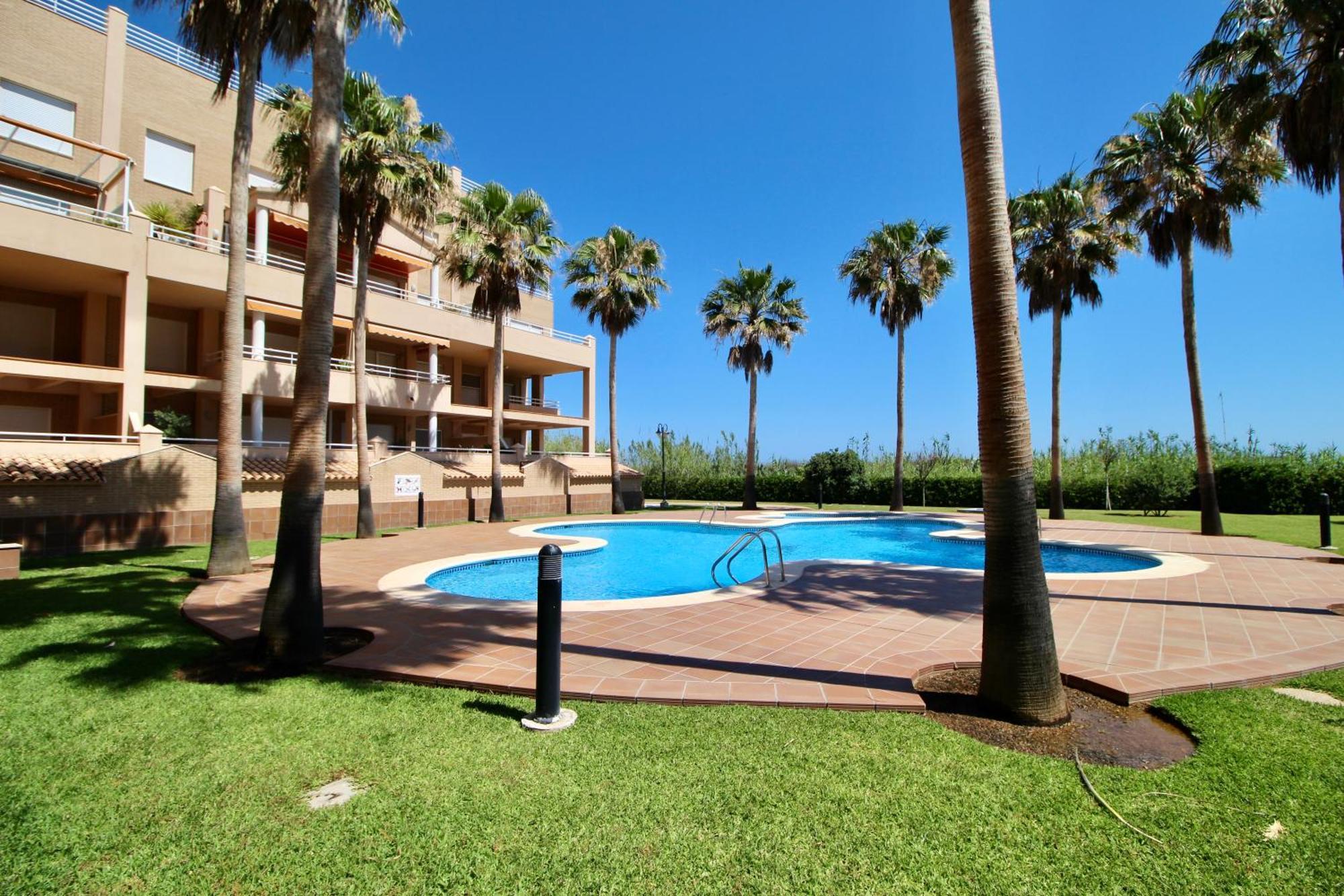 Ático espectacular con piscina privada en primera línea de playa Apartamento Dénia Quarto foto